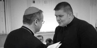 Zielona Góra. Zmarł ksiądz Dominik Kozak, kibic Falubazu, miał 45 lat