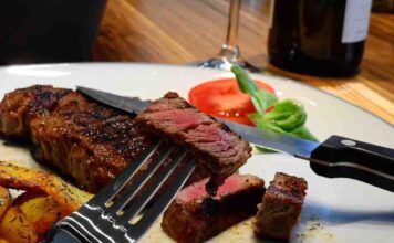 Chwile grozy. 76-latka dławiła się jedzeniem, nie mogła oddychać