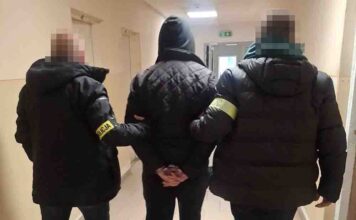 Wyciągnął nóż, ale ekspedientka się nie poddała. 19-latek musiał uciekać