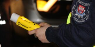 Nieodpowiedzialna jazda kończy się zatrzymaniem przez policję