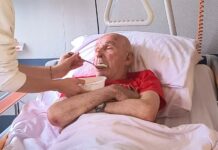 75-latek z Grabowca stracił wszystko ze swojego skromnego życia. Dom zabrał ogień. Możemy pomóc