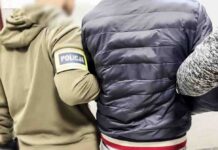 Włamał się do samochodu elektronicznym urządzeniem, ale miał pecha