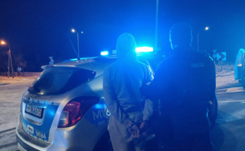 15-latek uciekał policji. Wiózł dwóch 16-latków