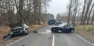 Zielona Góra. Trzy auta rozbite w Przylepie. Kierowca BMW używał telefonu, stanie przed sądem