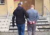 Miał w domu arsenał. Wymachiwał mieczem w kierunku policjantów