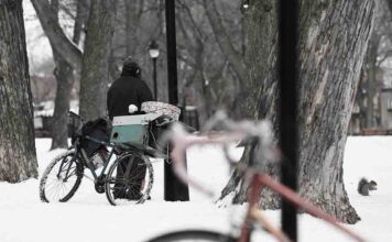 Lubuskie. Jest ofiara mrozu, strażacy pracują przy pożarach. Lodołamacze wstrzymały prace ze względu na temperaturę