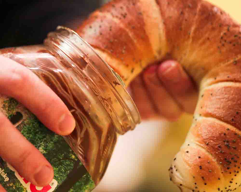 Zielona Góra. Spróbowaliśmy rogala z piekarni Brots. przez cały czas ciasto wyrabiane manualnie