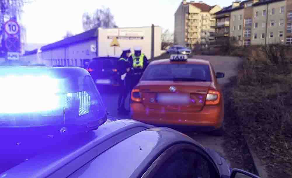 Gorzów. Podczas akcji policji wpadło dwóch pijanych taksówkarzy, jeden wiózł pasażerkę