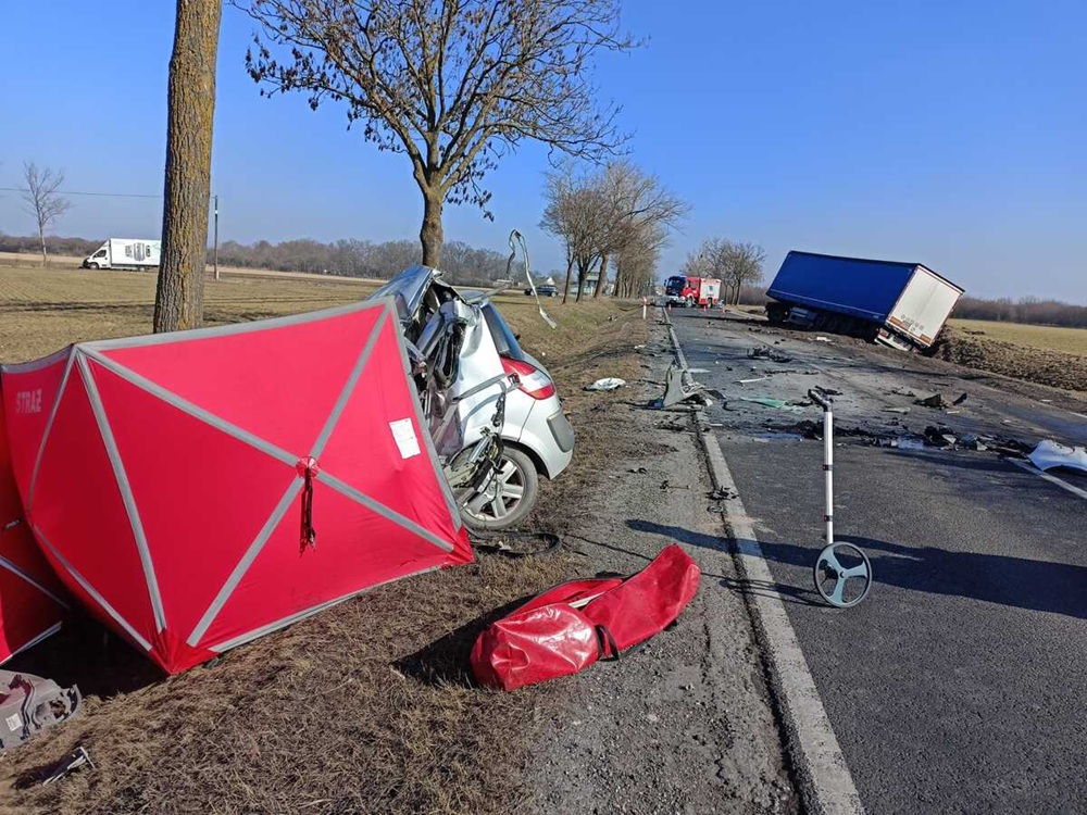 Śmiertelny wypadek. Kierowca osobówki nie miał żadnych szans