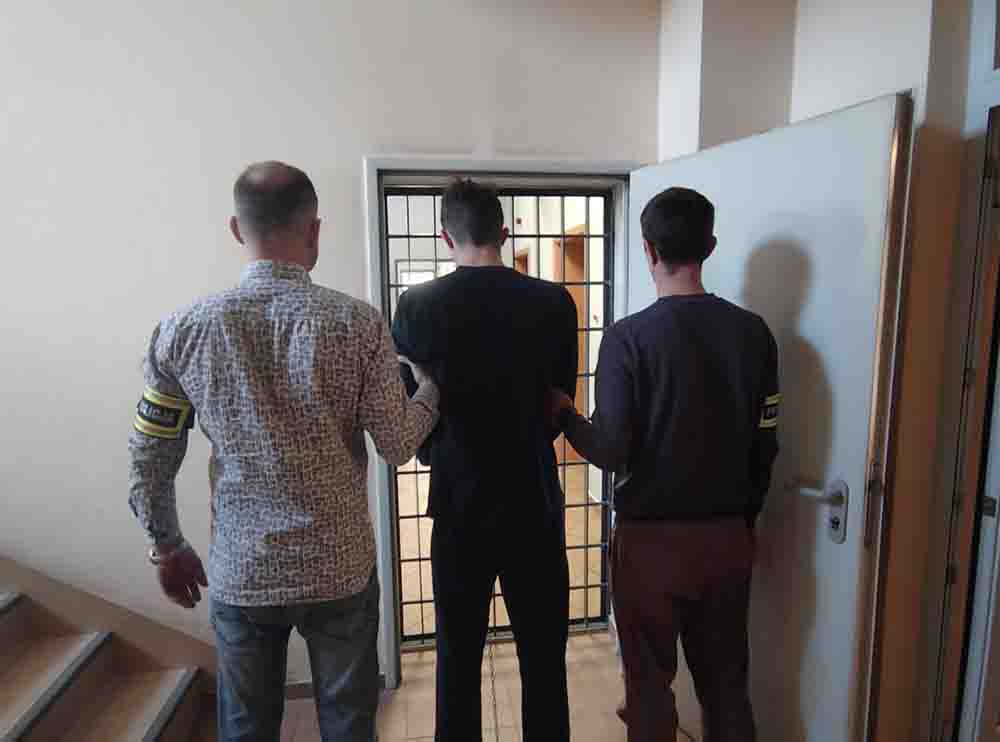 Młoda kobieta zamrodowana ciosami nożem w szyję. Zatrzymany 22-latek