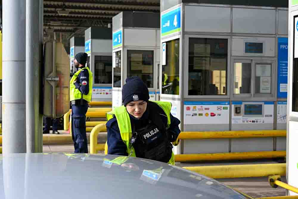 Czterech pijanych kierujących i jeden z dożywociem wpadło podczas akcji policji na autostradzie A2