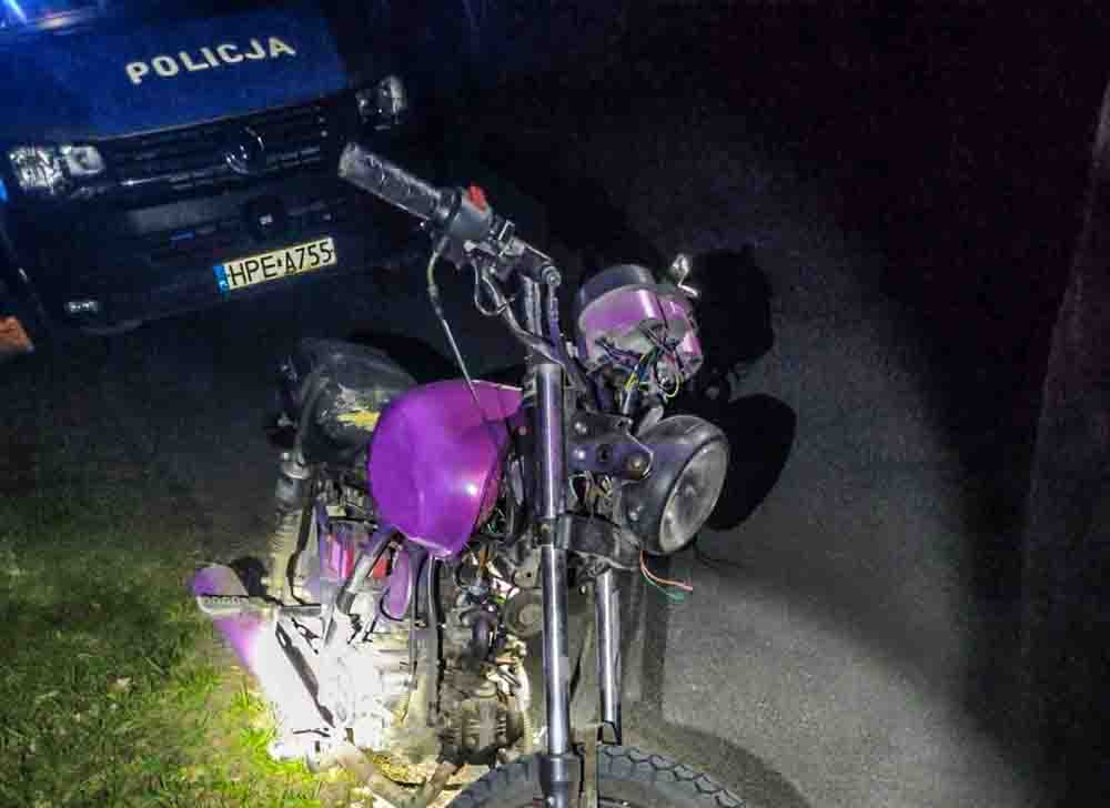Jechał pijany zdezelowany motorowerem. – Tablica rejestracyjna odpadła z błotnikiem – powiedział