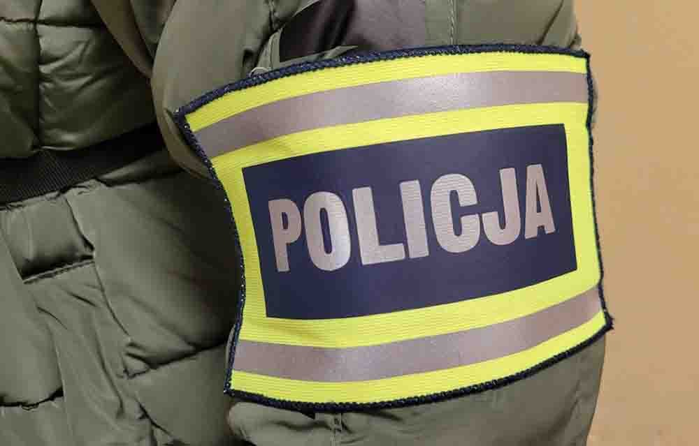 19-latek terroryzował mieszkańców. Groził nożem, miał atrapę broni i siekierę