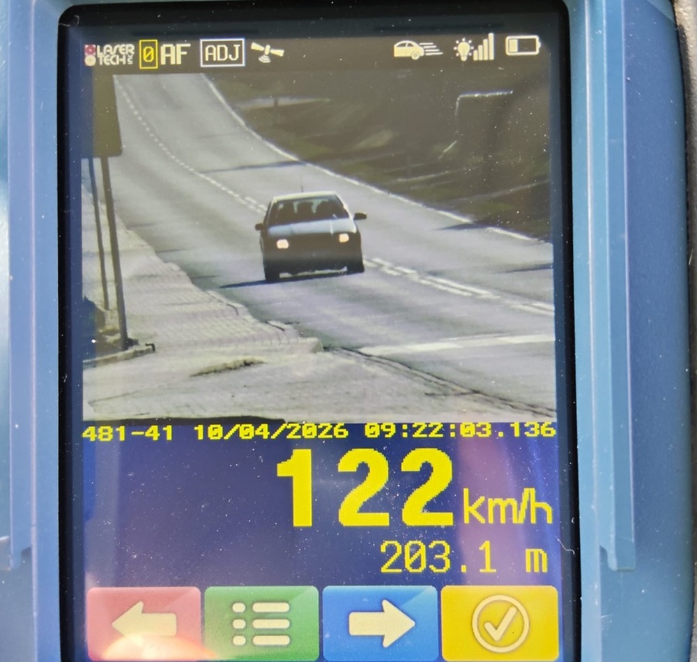 Pędził 122 km/h w terenie zabudowanym. Stracił prawo jazdy