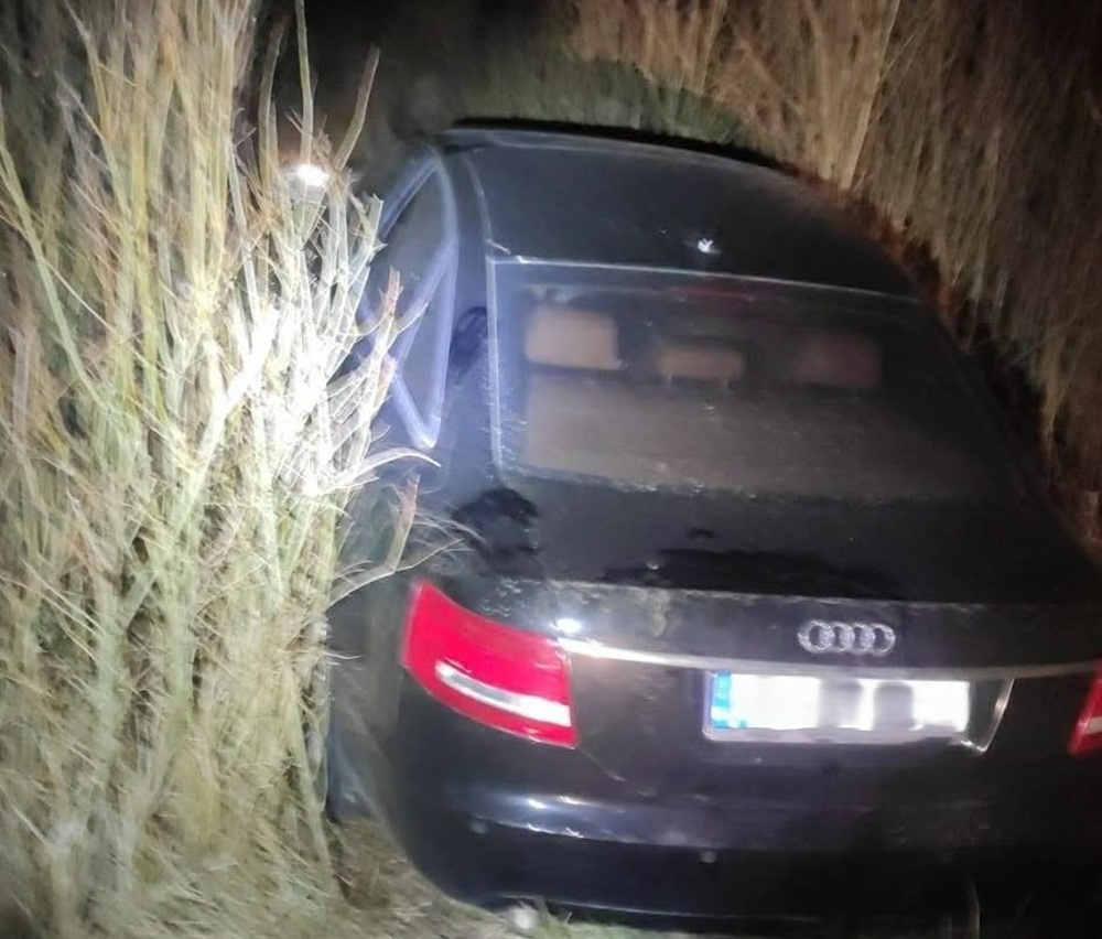 Audi skradzione w nocy gwałtownie odzyskane. Policjanci zatrzymali sprawców