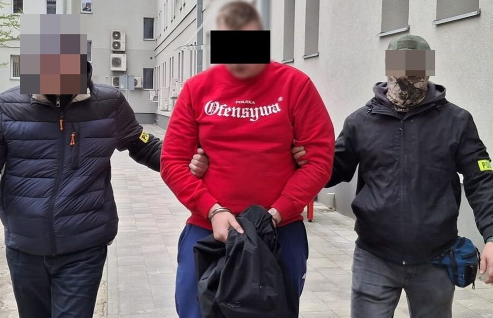 Podszyli się pod policjantów i brutalnie ograbili 67-latka. Trzej mężczyźni trafili do aresztu