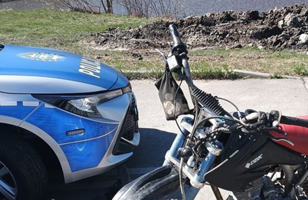 Pijany motocyklista uciekał przed policją. Po pościgu próbował zwiać pieszo