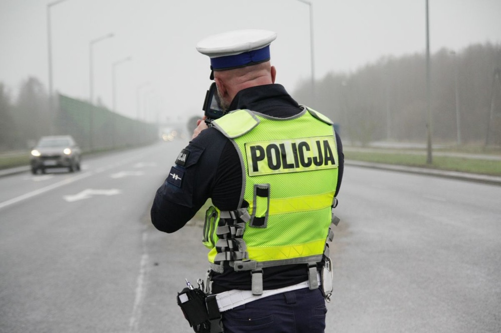 Pędził ponad 170 km/h i odrzucił mandat. Teraz o karze zdecyduje sąd
