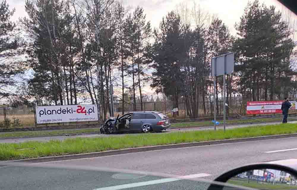 Zielona Góra. Poważny wypadek, zderzenie dwóch samochodów (ZDJĘCIE CZYTELNIKA)