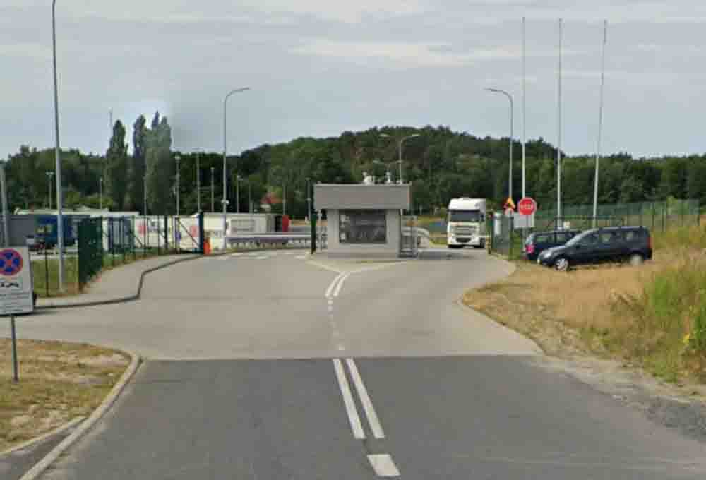 Zielona Góra. Poważny wypadek w firmie transportowej, ochroniarzowi winda zmiażdżyła głowę