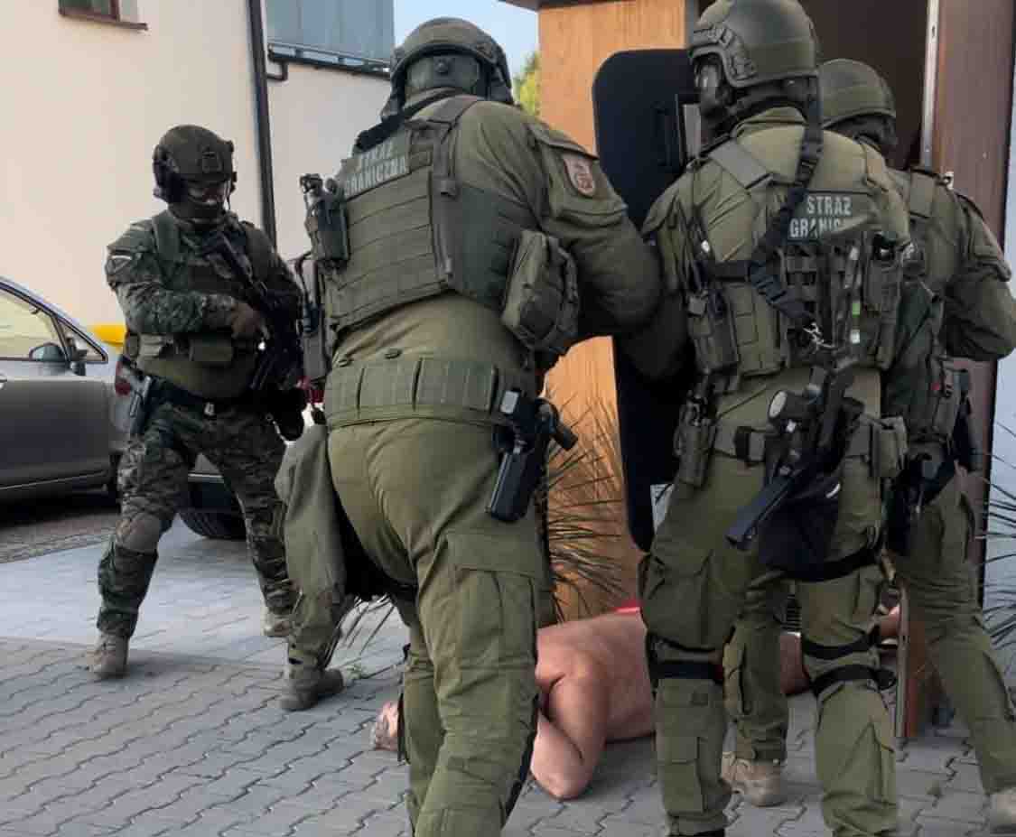 Duża szajka narkotykowa stanie przed sądem. Szef ukrywał się w Czechach