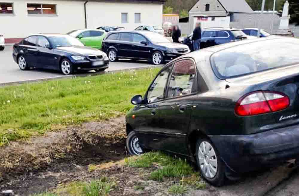 Kożuchów. Zielonogórzanin z dożywotnim zakazem wjechał do rowu. Tym razem pójdzie siedzieć?