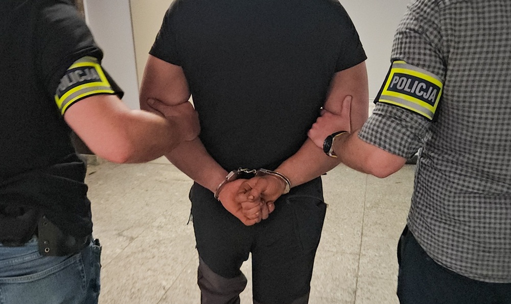 Zielona Góra. Kradli katalizatory, podczas pościgu uderzyli w transformator