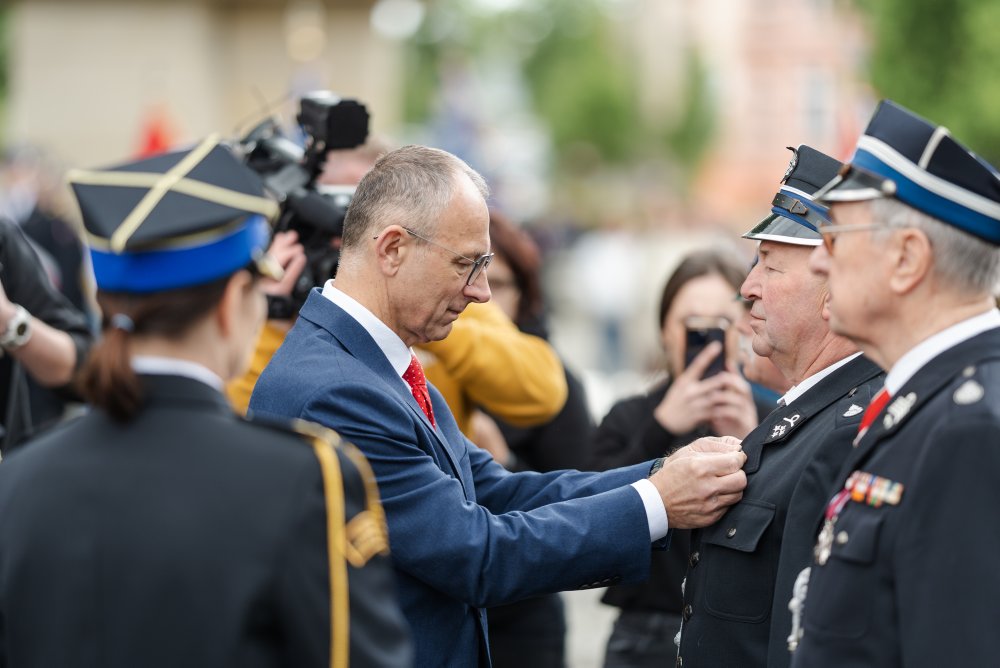 Zielona Góra. Lubuscy strażacy świętowali. Były awanse, odznaczenia i rodzinny piknik (ZDJĘCIA)