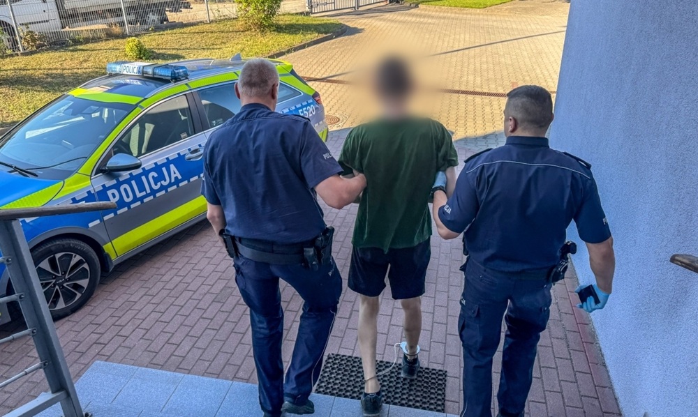 21-latek zatrzymany po policyjnym pościgu. Odpowie za serię kradzieży