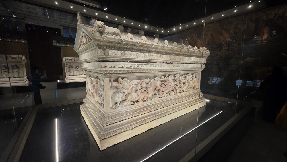 Sarkofag Aleksandra Wielkiego w Muzeum w Istambule. Tajemnica pochówku wielkiego wodza