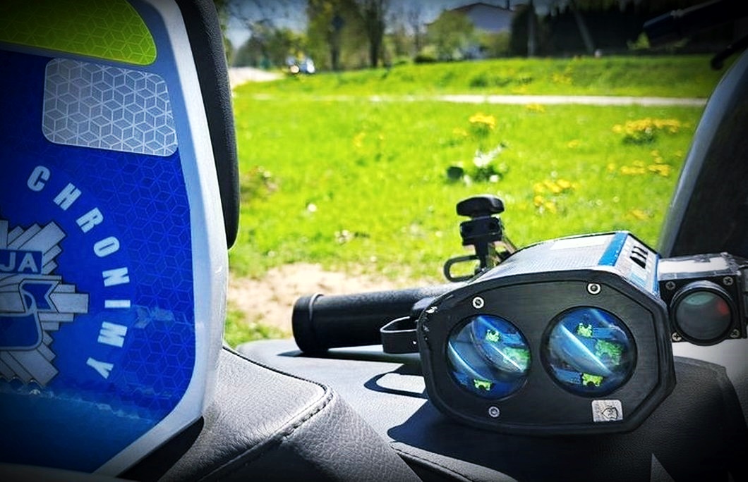 Pędził Mercedesem 141 km/h. Stracił prawo jazdy na trzy miesiące