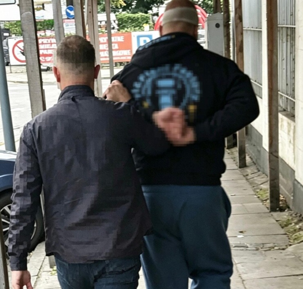 Napadli na 15-latka i zabrali mu klubową koszulkę. Pięć osób zatrzymanych