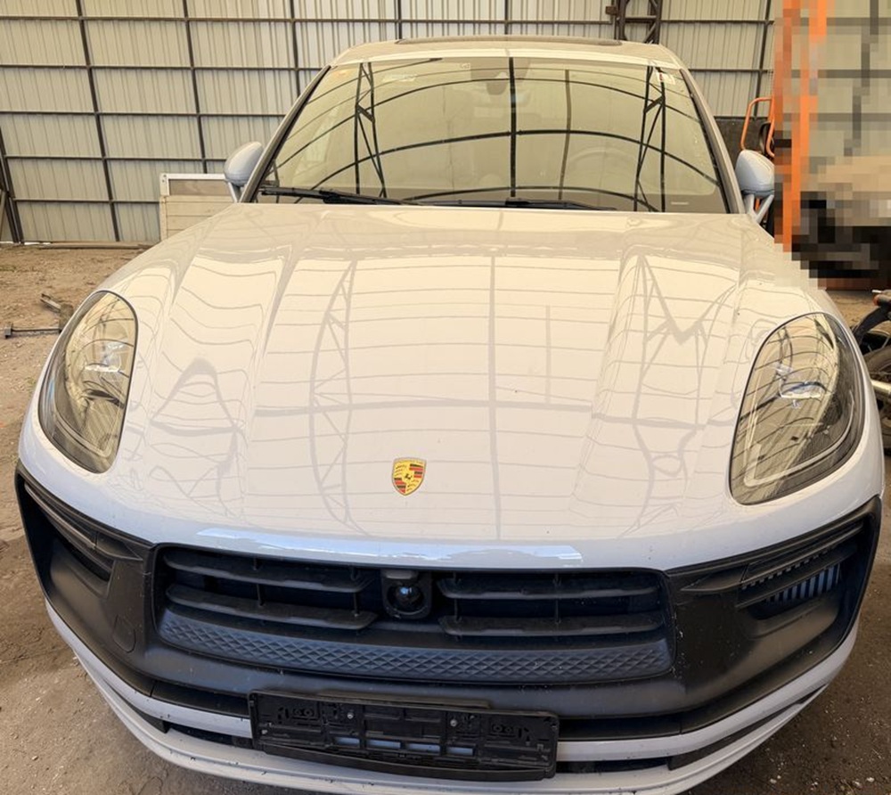 Odzyskali skradzione Porsche warte ponad 200 tys. zł. Zatrzymano 28-latka