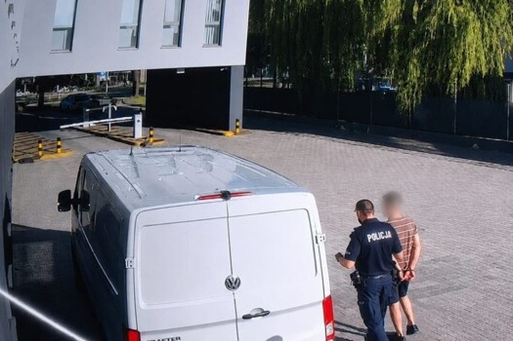 Poszukiwany wpadł za kierownicą. Był pijany i miał dożywotni zakaz prowadzenia