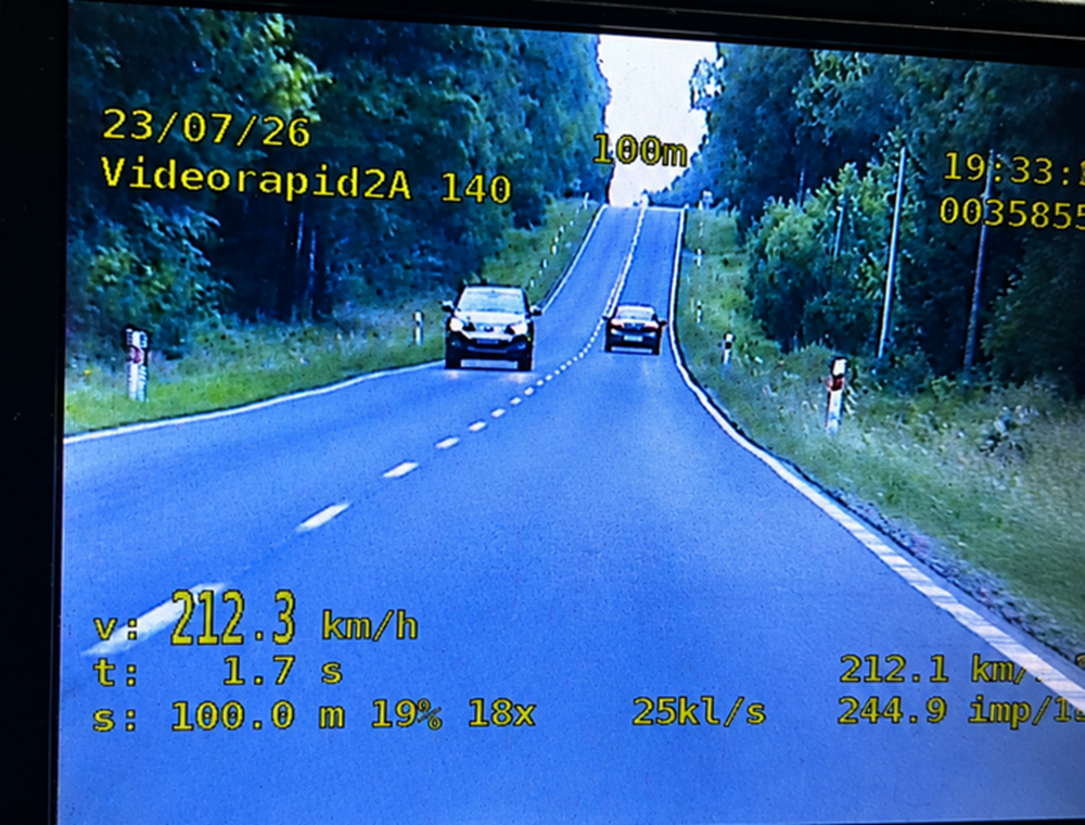 Pędzili 143 i 212 km/h. Obaj kierowcy stracili prawa jazdy