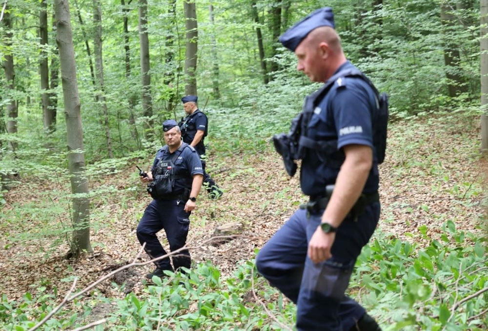 Tragedia. Nie żyje 64-letnia kobieta. Trwa policyjna obława za jej mężem