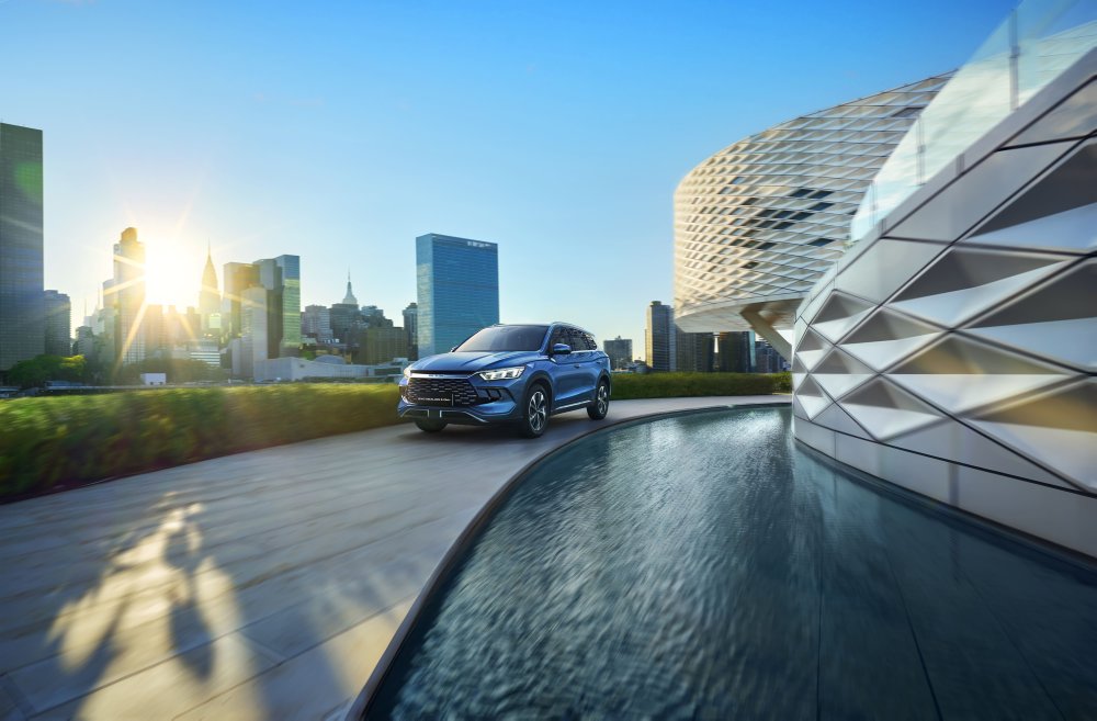 BYD Sealion 5 – rodzinny SUV, który przejedzie 1000 km i nie każe szukać ładowarki