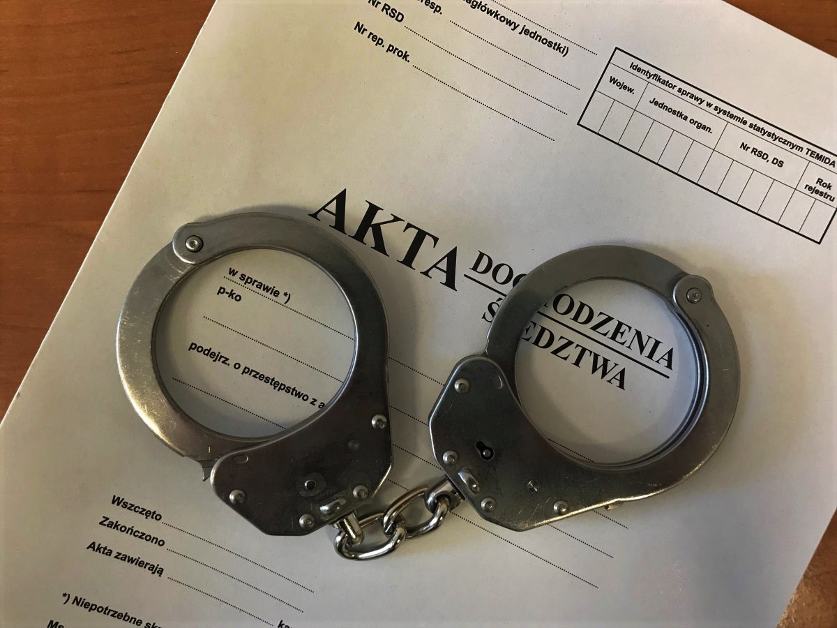 Groziła kobiecie pistoletem gazowym. 39-latka zatrzymana i objęta dozorem