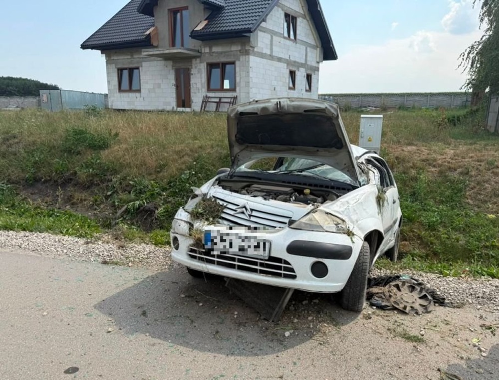 Dzielnicowy rozpoznał poszukiwanego 20-latka. Mężczyzna podejrzany o serię kradzieży zatrzymany