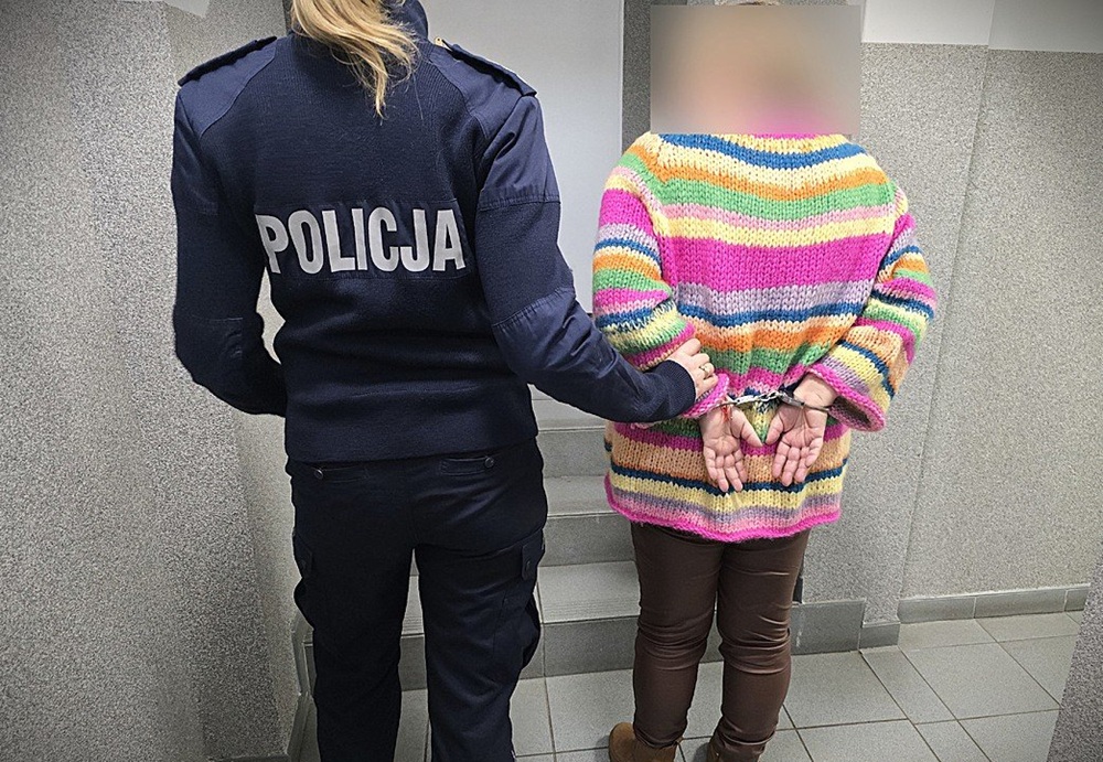 Rabaty dla znajomych i produkty „poza kasą”. 41-latka zatrzymana