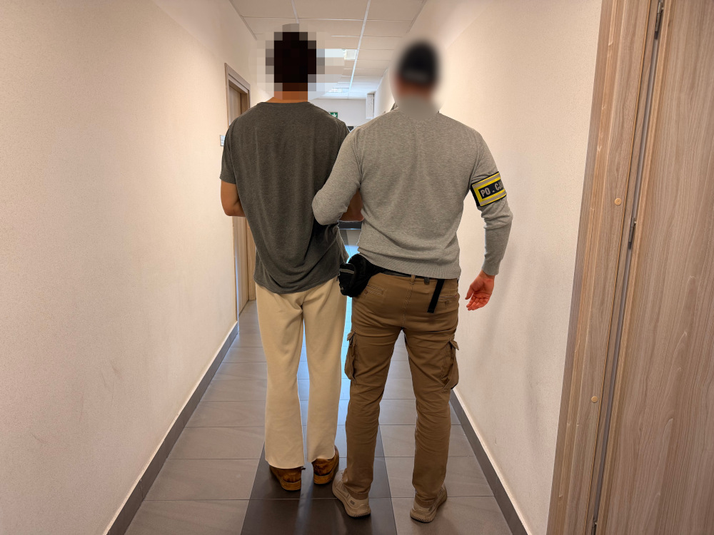 Zostawił zaplombowany plecak na stacji paliw. Ewakuacja i akcja kontrterrorystów