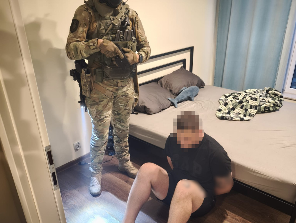 Rozbój z użyciem broni. Trzech mężczyzn zatrzymanych