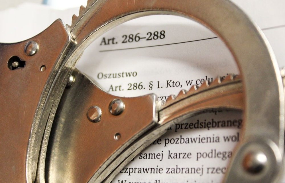 78-latek ma zwrócić ponad 68 tys. zł dotacji. Policja bada sprawę firmy od termomodernizacji