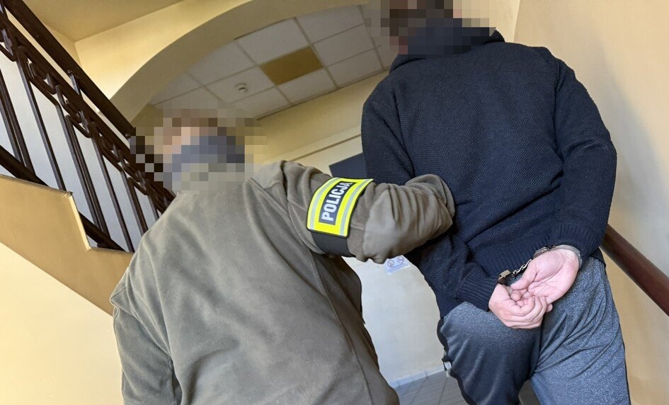 Oszustwo „na pracownika banku”. 34-latek zatrzymany na gorącym uczynku, odzyskano 24 tys. zł
